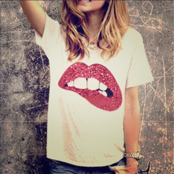 Tops - Saucy lips sequin shirt Tops - Saucy lips sequin shirt